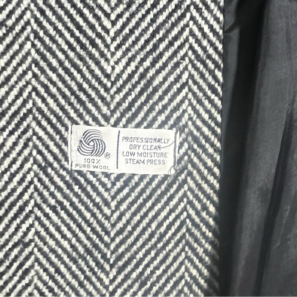 Vintage Alorna- Made in USA- Black and White Herringbone Double Breasted Coat - Picture 13 of 13
